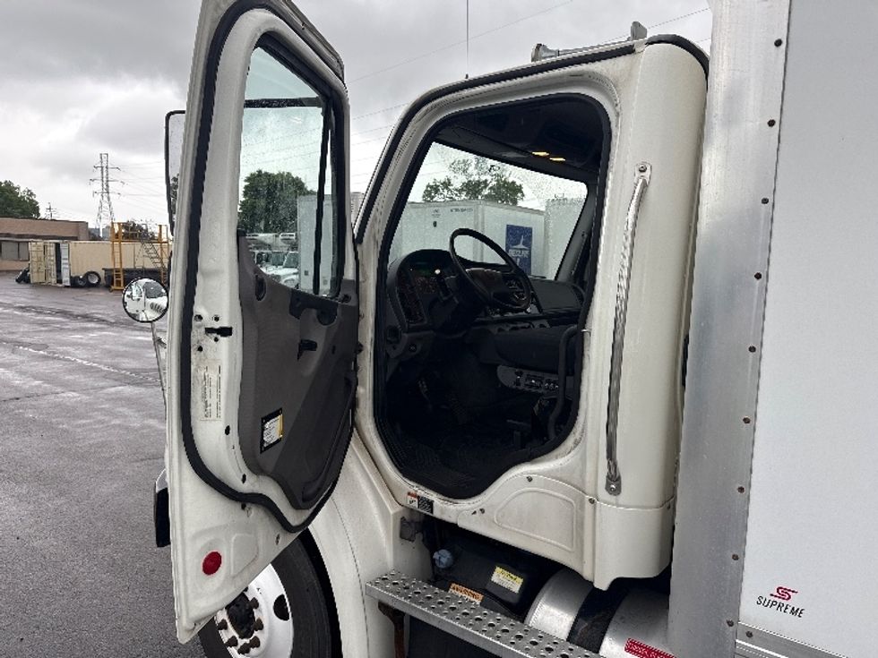 Medium Duty Box Truck-Light and Medium Duty Trucks-Freightliner-2019-M211242S-Romulus-MI-380,513\n\t\tmiles-$ 56,750 - Image 16