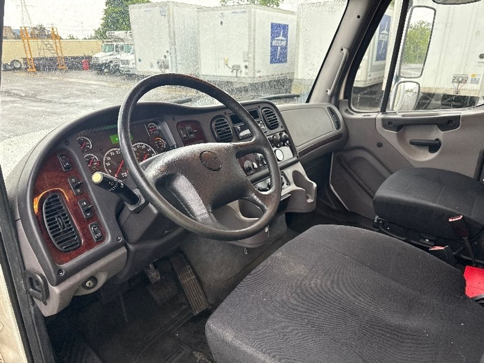 Medium Duty Box Truck-Light and Medium Duty Trucks-Freightliner-2019-M211242S-Romulus-MI-380,513\n\t\tmiles-$ 56,750 - Image 17