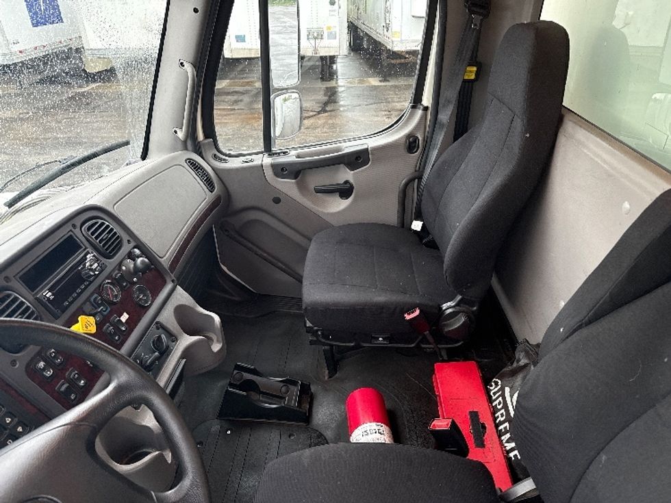 Medium Duty Box Truck-Light and Medium Duty Trucks-Freightliner-2019-M211242S-Romulus-MI-380,513\n\t\tmiles-$ 56,750 - Image 19