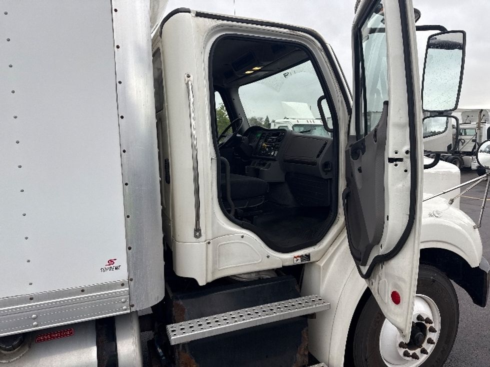 Medium Duty Box Truck-Light and Medium Duty Trucks-Freightliner-2019-M211242S-Romulus-MI-380,513\n\t\tmiles-$ 56,750 - Image 20