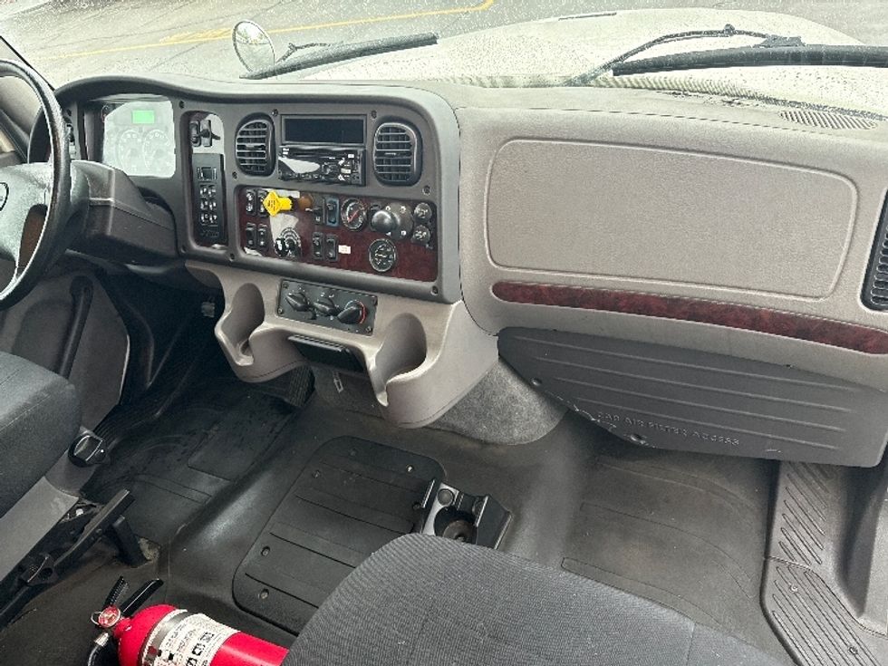 Medium Duty Box Truck-Light and Medium Duty Trucks-Freightliner-2019-M211242S-Romulus-MI-380,513\n\t\tmiles-$ 56,750 - Image 21