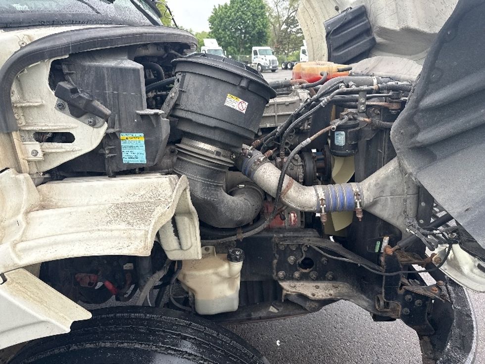 Medium Duty Box Truck-Light and Medium Duty Trucks-Freightliner-2019-M211242S-Romulus-MI-380,513\n\t\tmiles-$ 56,750 - Image 23