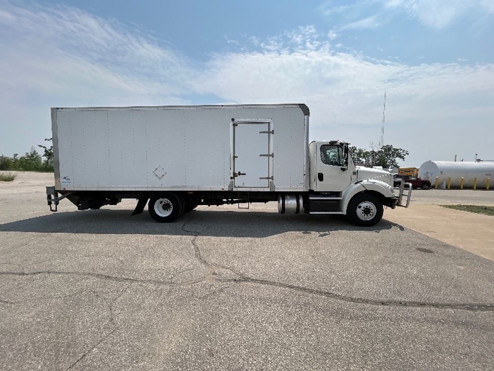Medium Duty Box Truck-Light and Medium Duty Trucks-Freightliner-2019-M211242S-Saginaw-MI-451,252\n\t\tmiles-$ 50,750 - Image 15