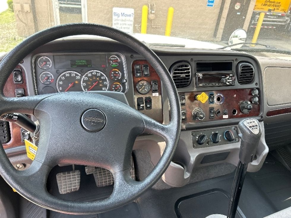 Medium Duty Box Truck-Light and Medium Duty Trucks-Freightliner-2019-M211242S-Saginaw-MI-451,252\n\t\tmiles-$ 50,750 - Image 19
