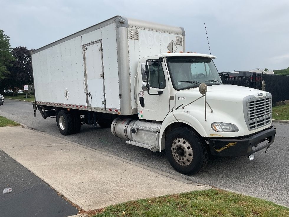 Medium Duty Box Truck-Light and Medium Duty Trucks-Freightliner-2019-M211242S-West Babylon-NY-342,685\n\t\tmiles-$ 55,250 - Image 1