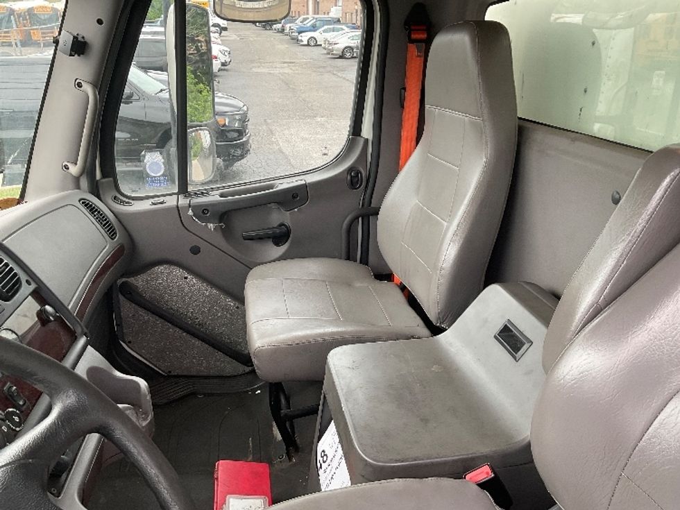 Medium Duty Box Truck-Light and Medium Duty Trucks-Freightliner-2019-M211242S-West Babylon-NY-342,685\n\t\tmiles-$ 55,250 - Image 19