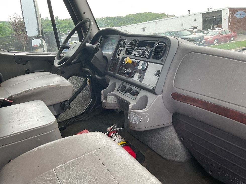 Medium Duty Box Truck-Light and Medium Duty Trucks-Freightliner-2019-M211242S-West Babylon-NY-342,685\n\t\tmiles-$ 55,250 - Image 22
