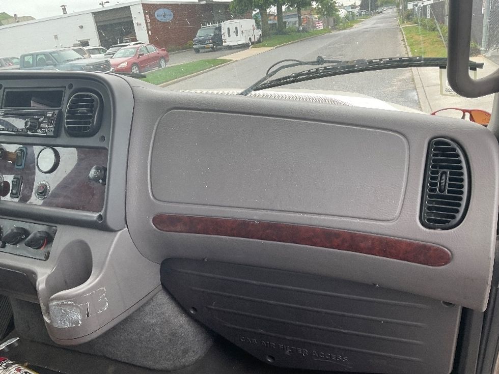 Medium Duty Box Truck-Light and Medium Duty Trucks-Freightliner-2019-M211242S-West Babylon-NY-342,685\n\t\tmiles-$ 55,250 - Image 21