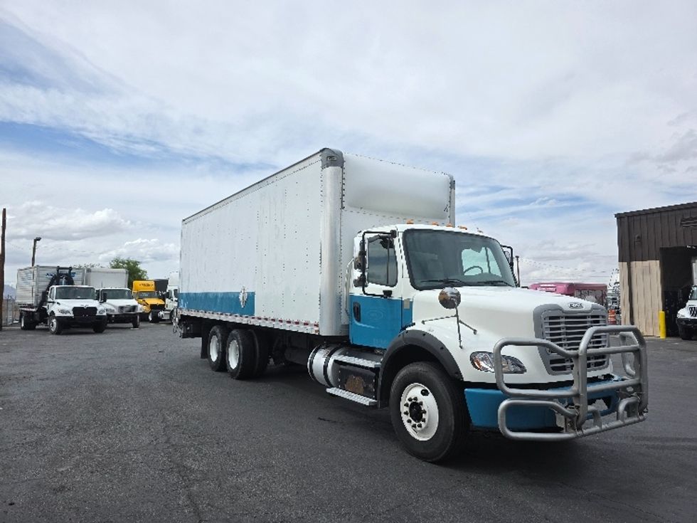 Medium Duty Box Truck-Light and Medium Duty Trucks-Freightliner-2019-M211264S-El Paso-TX-848,506\n\t\tmiles-$ 52,750 - Image 1