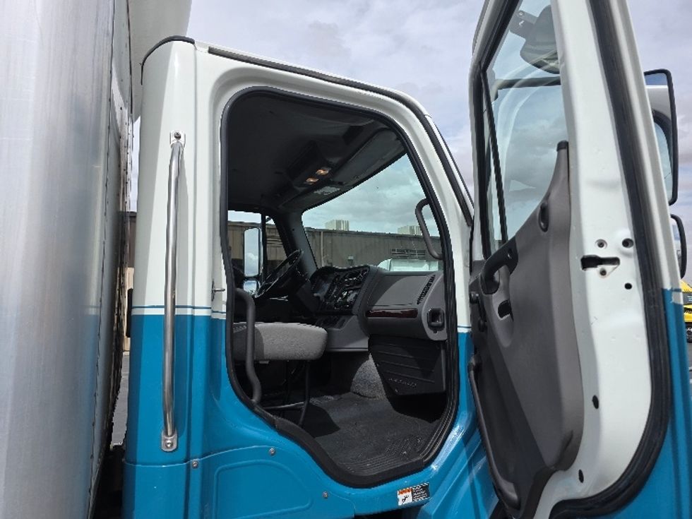 Medium Duty Box Truck-Light and Medium Duty Trucks-Freightliner-2019-M211264S-El Paso-TX-848,506\n\t\tmiles-$ 52,750 - Image 20