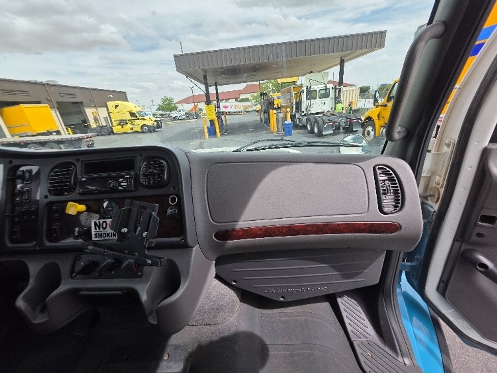 Medium Duty Box Truck-Light and Medium Duty Trucks-Freightliner-2019-M211264S-El Paso-TX-848,506\n\t\tmiles-$ 52,750 - Image 21