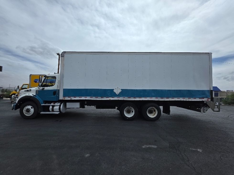Medium Duty Box Truck-Light and Medium Duty Trucks-Freightliner-2019-M211264S-El Paso-TX-848,506\n\t\tmiles-$ 52,750 - Image 4