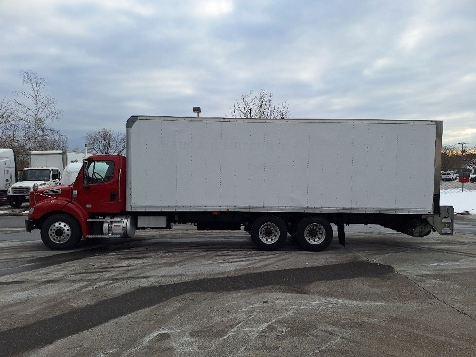 Medium Duty Box Truck-Light and Medium Duty Trucks-Freightliner-2019-M211264S-Londonderry-NH-205,494\n\t\tmiles-$ 82,500 - Image 4