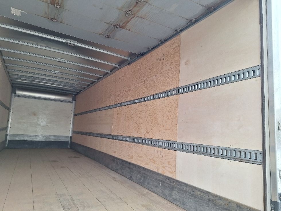 Medium Duty Box Truck-Light and Medium Duty Trucks-Freightliner-2019-M211264S-Londonderry-NH-205,494\n\t\tmiles-$ 82,500 - Image 12