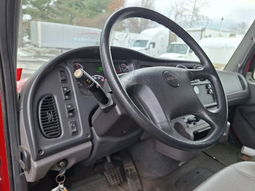 Medium Duty Box Truck-Light and Medium Duty Trucks-Freightliner-2019-M211264S-Londonderry-NH-205,494\n\t\tmiles-$ 82,500 - Image 17