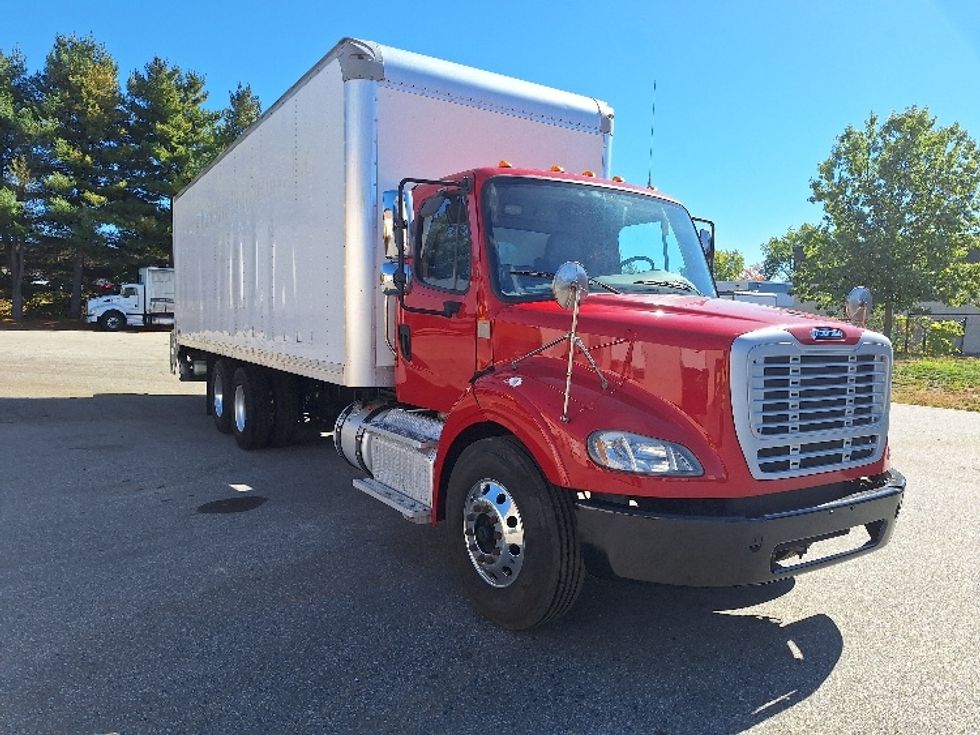 Medium Duty Box Truck-Light and Medium Duty Trucks-Freightliner-2019-M211264S-Londonderry-NH-216,287\n\t\tmiles-$ 82,000 - Image 1