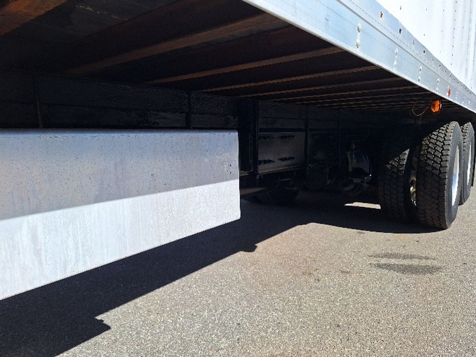 Medium Duty Box Truck-Light and Medium Duty Trucks-Freightliner-2019-M211264S-Londonderry-NH-216,287\n\t\tmiles-$ 82,000 - Image 5