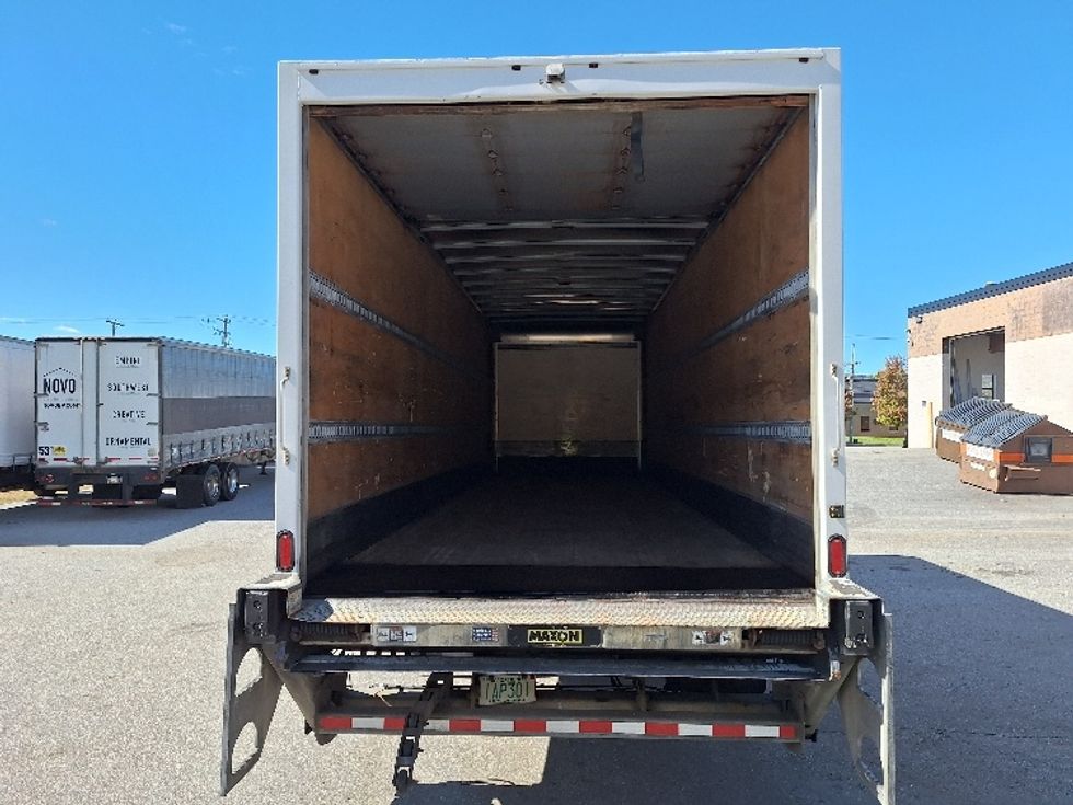 Medium Duty Box Truck-Light and Medium Duty Trucks-Freightliner-2019-M211264S-Londonderry-NH-216,287\n\t\tmiles-$ 82,000 - Image 8