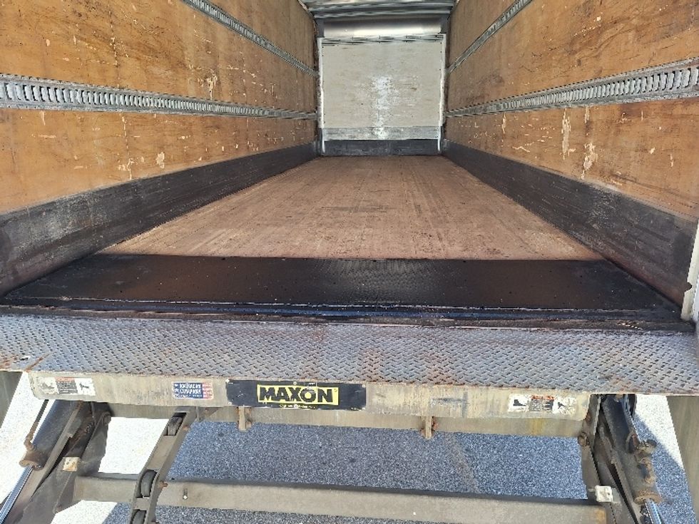 Medium Duty Box Truck-Light and Medium Duty Trucks-Freightliner-2019-M211264S-Londonderry-NH-216,287\n\t\tmiles-$ 82,000 - Image 10