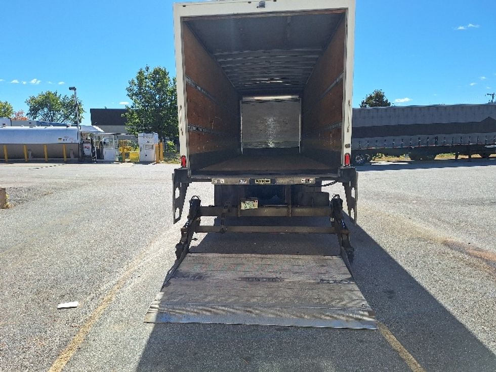 Medium Duty Box Truck-Light and Medium Duty Trucks-Freightliner-2019-M211264S-Londonderry-NH-216,287\n\t\tmiles-$ 82,000 - Image 9