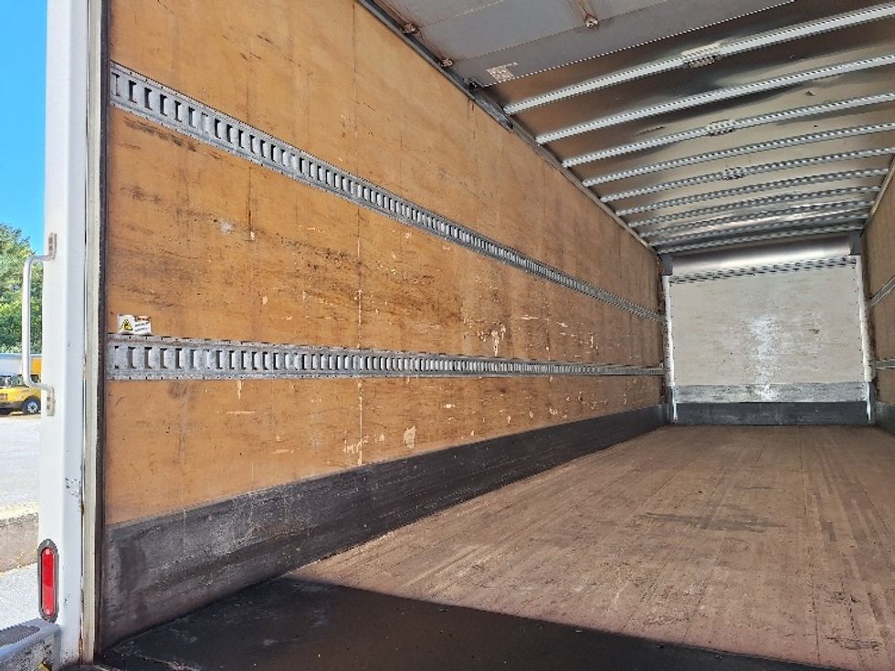 Medium Duty Box Truck-Light and Medium Duty Trucks-Freightliner-2019-M211264S-Londonderry-NH-216,287\n\t\tmiles-$ 82,000 - Image 11