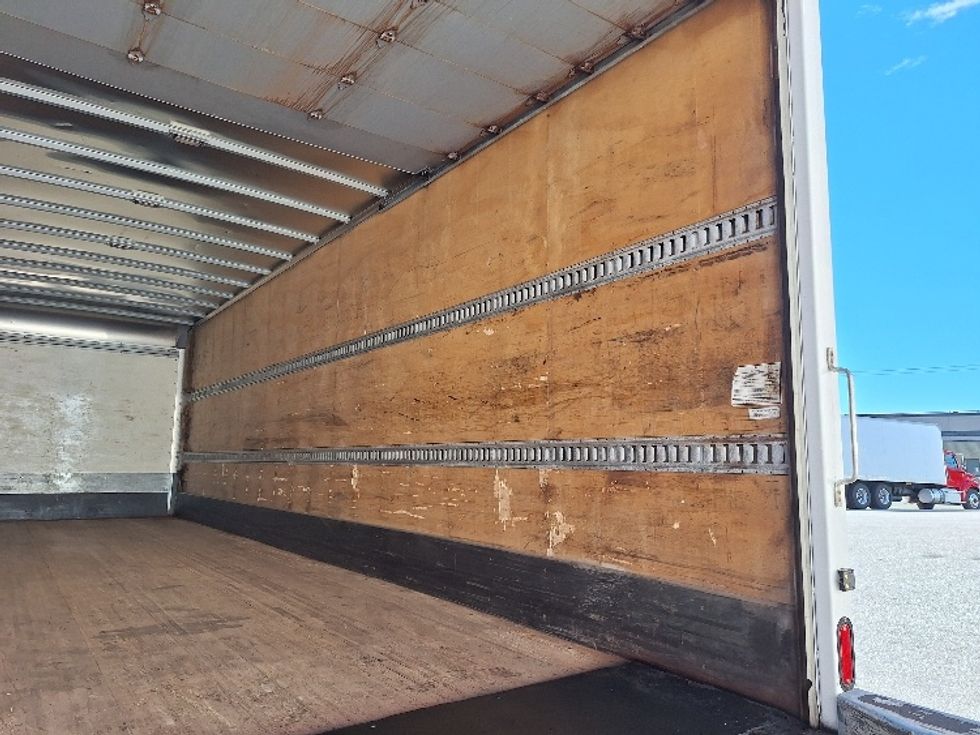 Medium Duty Box Truck-Light and Medium Duty Trucks-Freightliner-2019-M211264S-Londonderry-NH-216,287\n\t\tmiles-$ 82,000 - Image 12
