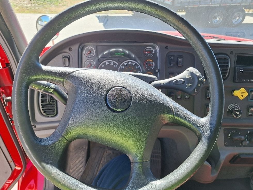 Medium Duty Box Truck-Light and Medium Duty Trucks-Freightliner-2019-M211264S-Londonderry-NH-216,287\n\t\tmiles-$ 82,000 - Image 18