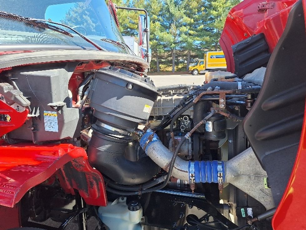 Medium Duty Box Truck-Light and Medium Duty Trucks-Freightliner-2019-M211264S-Londonderry-NH-216,287\n\t\tmiles-$ 82,000 - Image 23