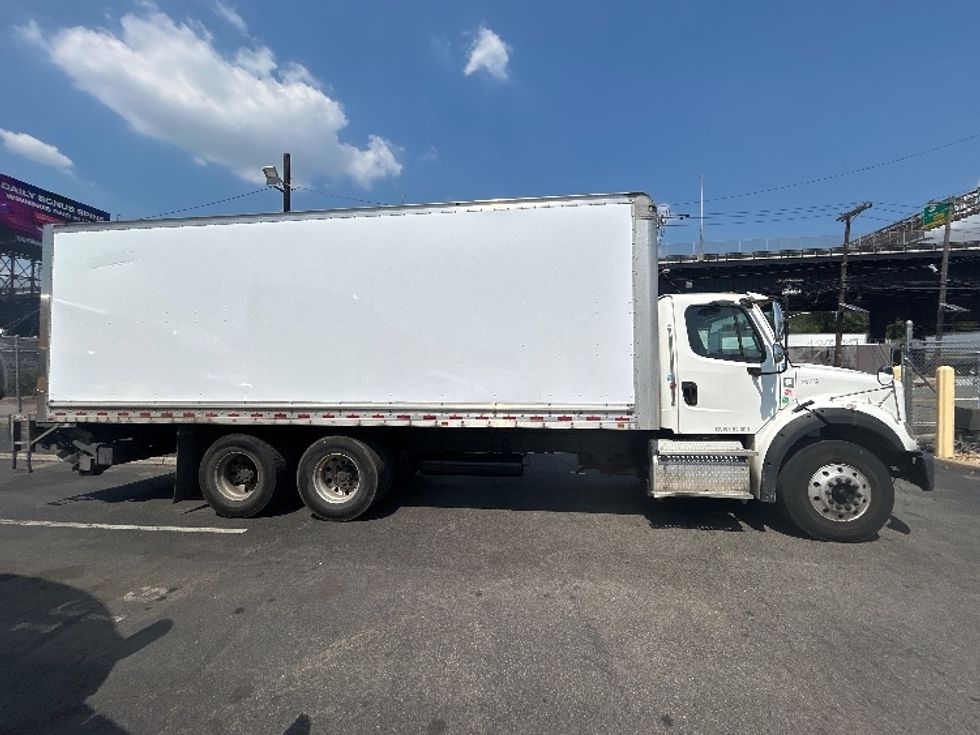 Medium Duty Box Truck-Light and Medium Duty Trucks-Freightliner-2019-M211264S-North Bergen-NJ-141,899\n\t\tmiles-$ 90,000 - Image 15