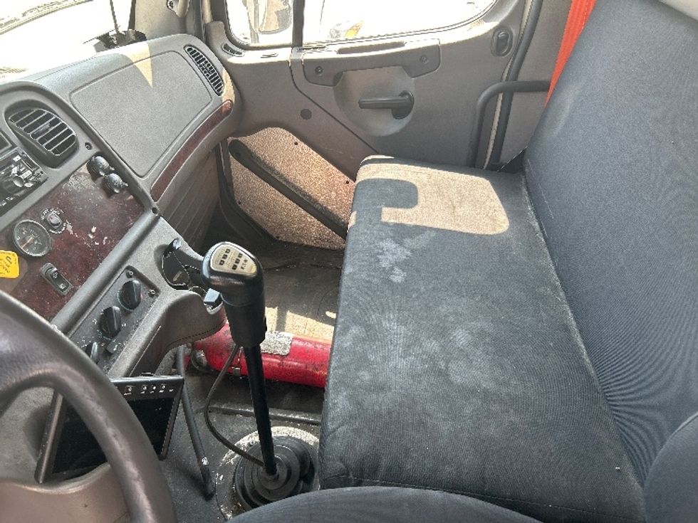 Medium Duty Box Truck-Light and Medium Duty Trucks-Freightliner-2019-M211264S-North Bergen-NJ-141,899\n\t\tmiles-$ 90,000 - Image 19