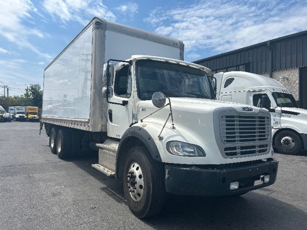 Medium Duty Box Truck-Light and Medium Duty Trucks-Freightliner-2019-M211264S-North Bergen-NJ-216,102\n\t\tmiles-$ 87,000 - Image 1
