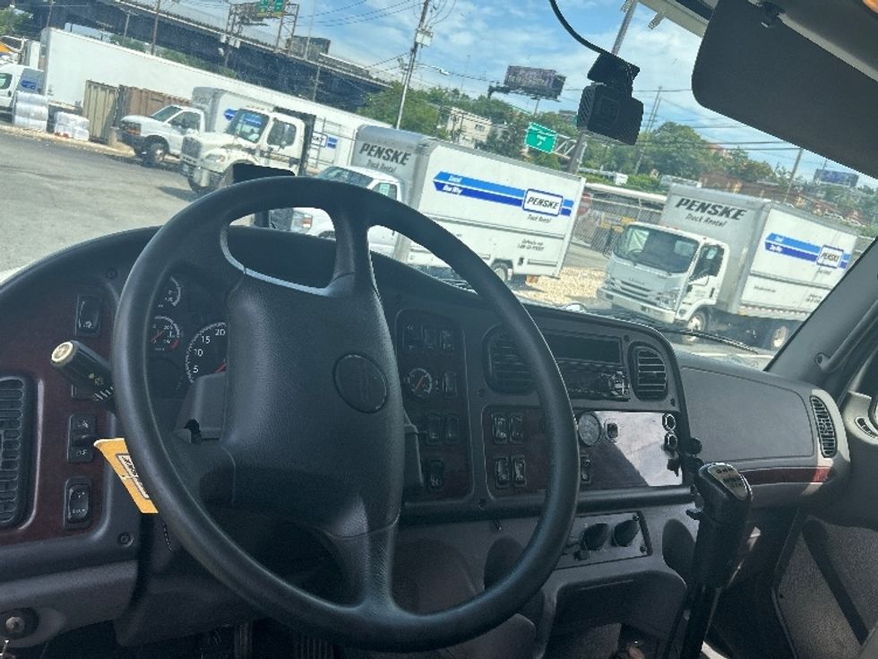 Medium Duty Box Truck-Light and Medium Duty Trucks-Freightliner-2019-M211264S-North Bergen-NJ-216,102\n\t\tmiles-$ 87,000 - Image 17