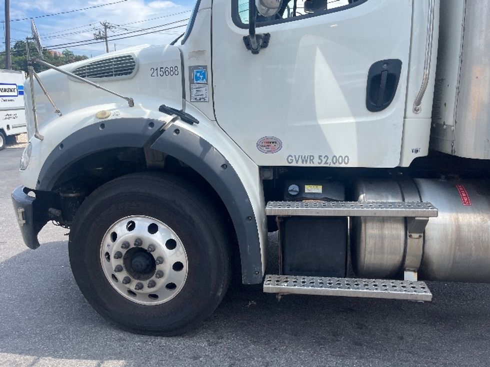 Medium Duty Box Truck-Light and Medium Duty Trucks-Freightliner-2019-M211264S-North Bergen-NJ-216,102\n\t\tmiles-$ 87,000 - Image 26