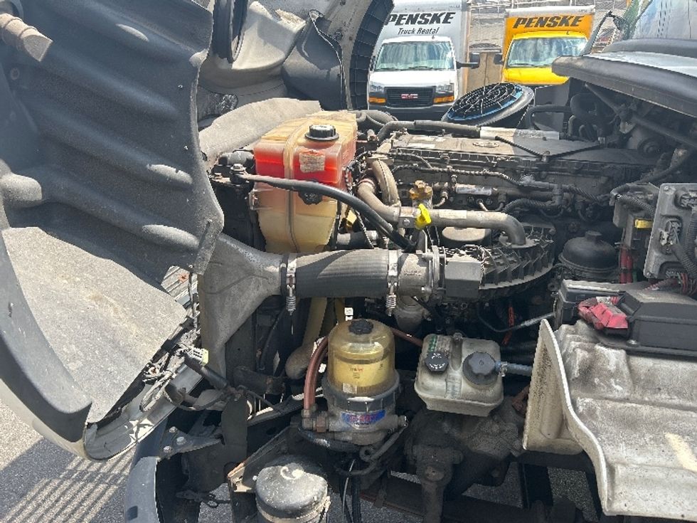 Medium Duty Box Truck-Light and Medium Duty Trucks-Freightliner-2019-M211264S-North Bergen-NJ-216,102\n\t\tmiles-$ 87,000 - Image 24