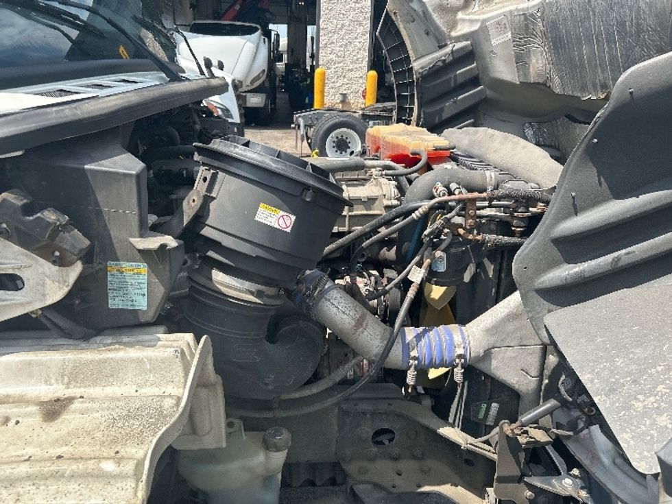 Medium Duty Box Truck-Light and Medium Duty Trucks-Freightliner-2019-M211264S-North Bergen-NJ-216,102\n\t\tmiles-$ 87,000 - Image 23