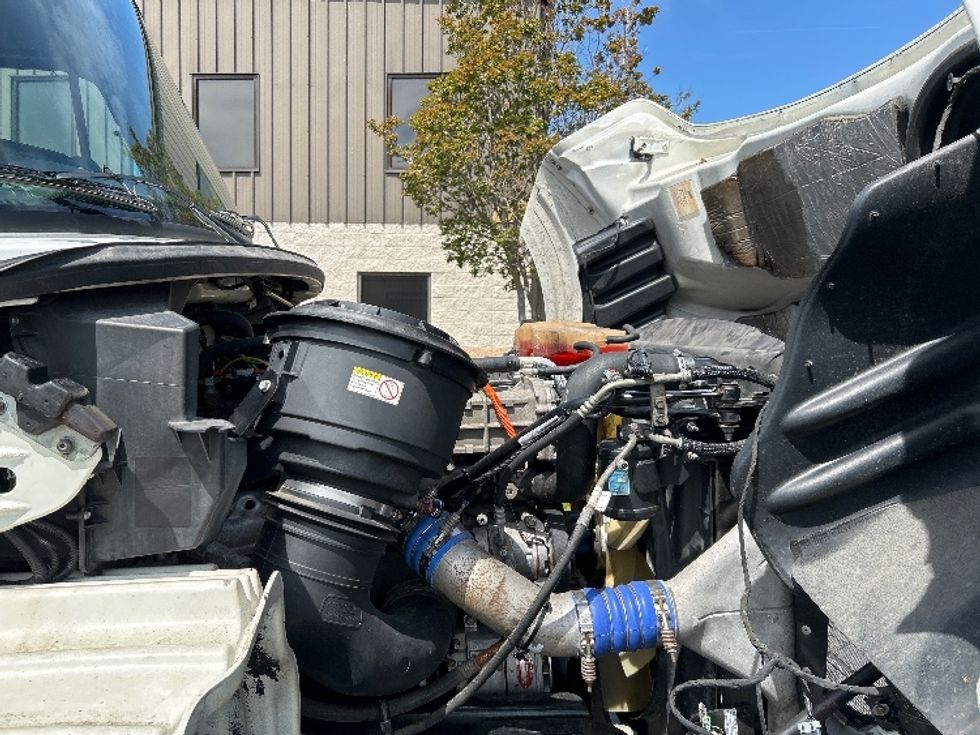 Medium Duty Box Truck-Light and Medium Duty Trucks-Freightliner-2019-M211264S-Prince George-VA-241,461\n\t\tmiles-$ 81,000 - Image 22