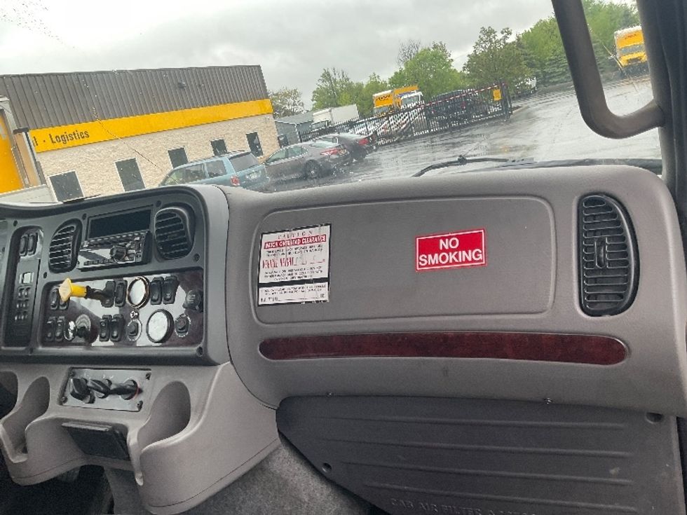 Medium Duty Box Truck-Light and Medium Duty Trucks-Freightliner-2019-M211264S-Rochester-NY-142,949\n\t\tmiles-$ 94,000 - Image 21