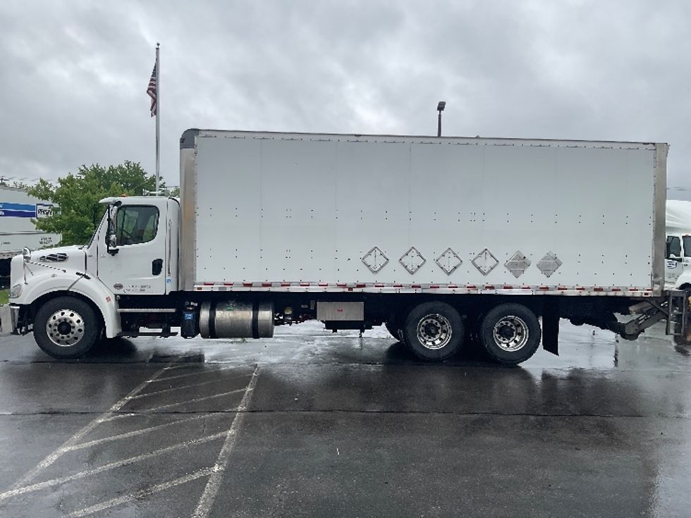 Medium Duty Box Truck-Light and Medium Duty Trucks-Freightliner-2019-M211264S-Rochester-NY-142,949\n\t\tmiles-$ 94,000 - Image 4