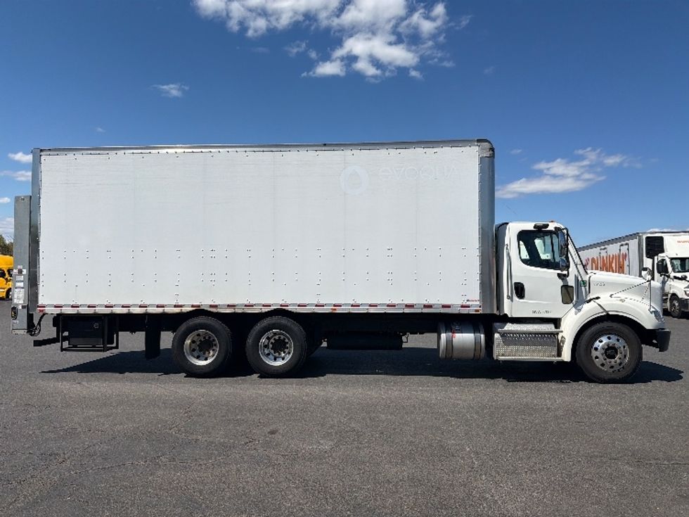 Medium Duty Box Truck-Light and Medium Duty Trucks-Freightliner-2019-M211264S-Springfield-MA-146,704\n\t\tmiles-$ 74,750 - Image 15