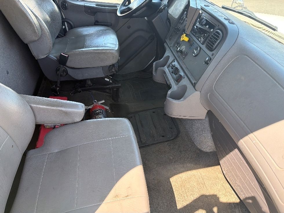 Medium Duty Box Truck-Light and Medium Duty Trucks-Freightliner-2019-M211264S-Springfield-MA-146,704\n\t\tmiles-$ 74,750 - Image 22