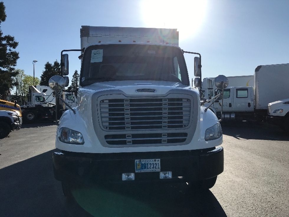 Medium Duty Box Truck-Light and Medium Duty Trucks-Freightliner-2019-M211264S-West Sacramento-CA-224,806\n\t\tmiles-$ 89,250 - Image 2