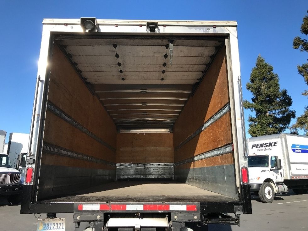 Medium Duty Box Truck-Light and Medium Duty Trucks-Freightliner-2019-M211264S-West Sacramento-CA-224,806\n\t\tmiles-$ 89,250 - Image 8