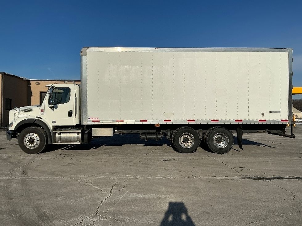 Medium Duty Box Truck-Light and Medium Duty Trucks-Freightliner-2019-M211264S-Wilkes Barre-PA-171,508\n\t\tmiles-$ 80,250 - Image 4