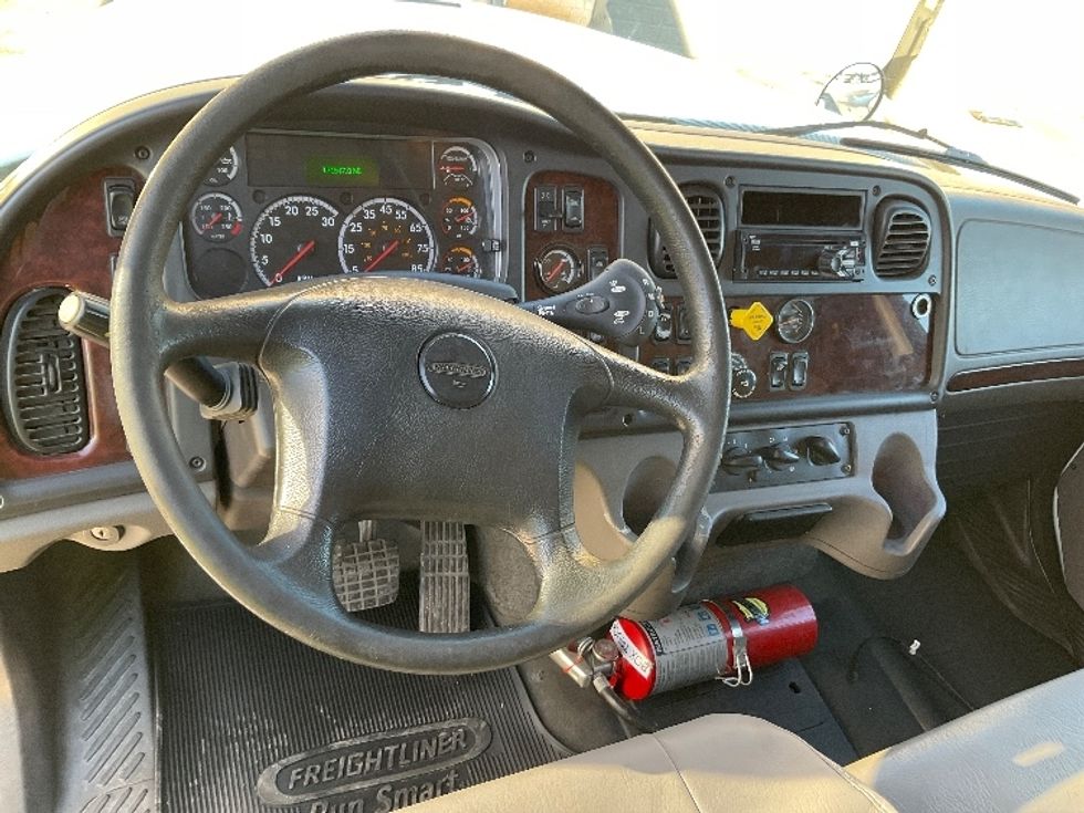 Medium Duty Box Truck-Light and Medium Duty Trucks-Freightliner-2019-M211264S-Wilkes Barre-PA-171,508\n\t\tmiles-$ 80,250 - Image 18