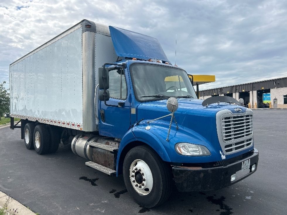Medium Duty Box Truck-Light and Medium Duty Trucks-Freightliner-2019-M211264S-Windsor-WI-366,077\n\t\tmiles-$ 63,750 - Image 1