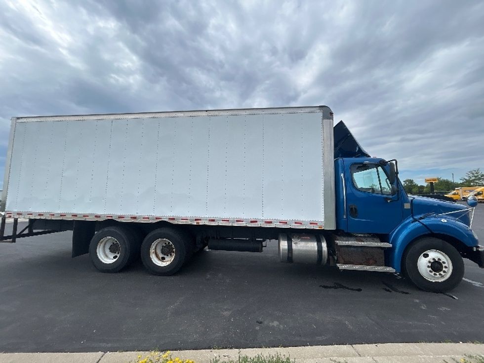 Medium Duty Box Truck-Light and Medium Duty Trucks-Freightliner-2019-M211264S-Windsor-WI-366,077\n\t\tmiles-$ 63,750 - Image 14