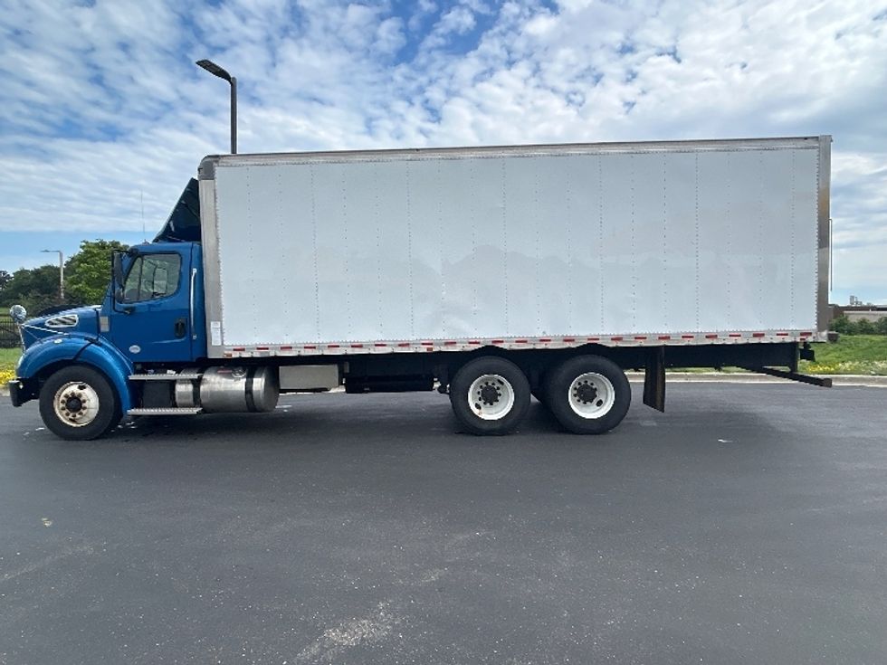 Medium Duty Box Truck-Light and Medium Duty Trucks-Freightliner-2019-M211264S-Windsor-WI-366,077\n\t\tmiles-$ 63,750 - Image 4