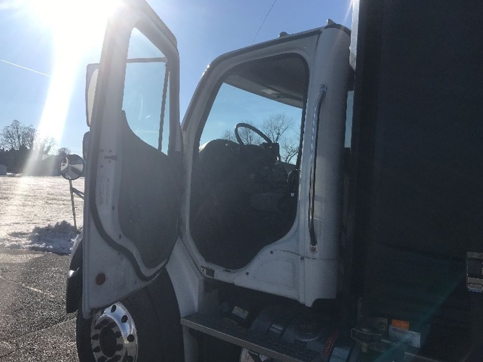 Medium Duty Box Truck-Light and Medium Duty Trucks-Freightliner-2019-M211284S-Cleona-PA-85,716\n\t\tmiles-$ 125,500 - Image 15
