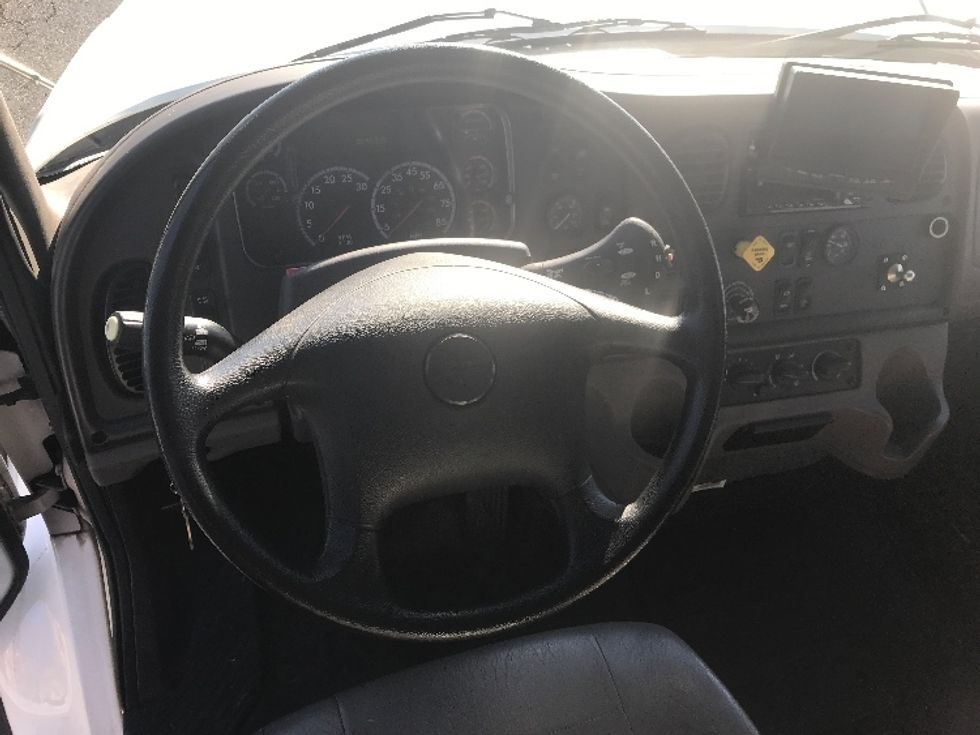 Medium Duty Box Truck-Light and Medium Duty Trucks-Freightliner-2019-M211284S-Cleona-PA-85,716\n\t\tmiles-$ 125,500 - Image 17