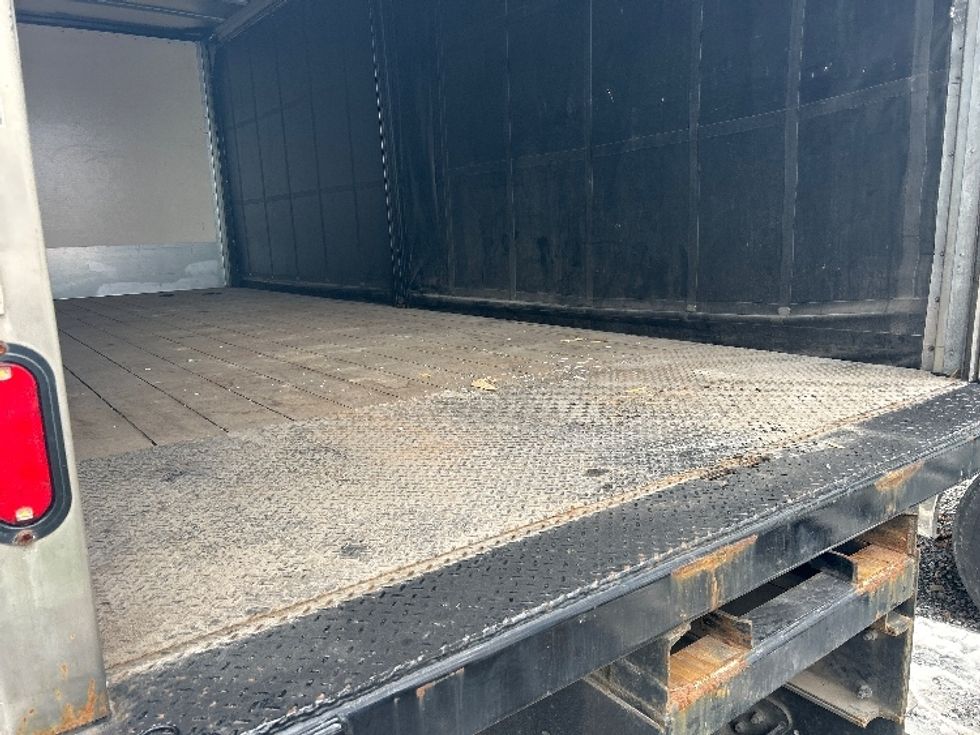Medium Duty Box Truck-Light and Medium Duty Trucks-Freightliner-2019-M211284S-Cleona-PA-85,716\n\t\tmiles-$ 125,500 - Image 9